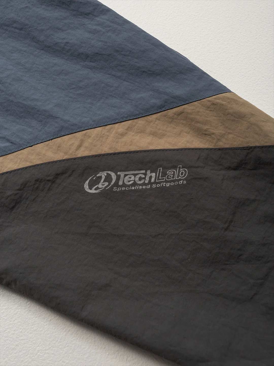 Aero Shell Jacket - Image 12
