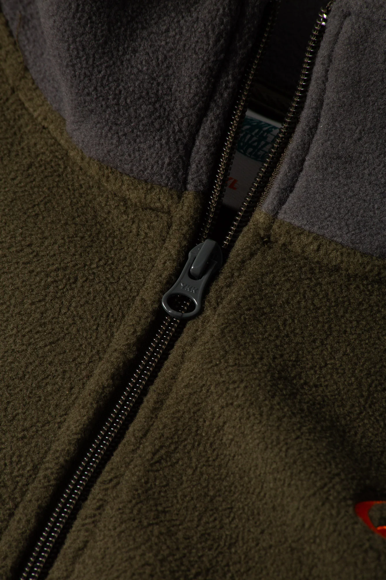 Trekker Polar Fleece Quarter Zip (Charcoal / Olive) - Image 11
